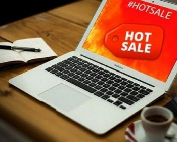 Computadora con logo de Hot Sale