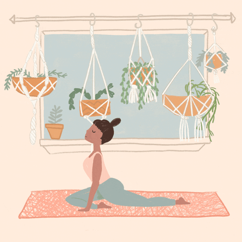 Chica haciendo yoga en su casa