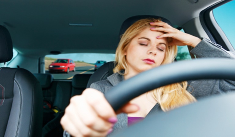 dolor de cabeza al volante